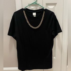 H&M black and gold chain tshirt size Small
